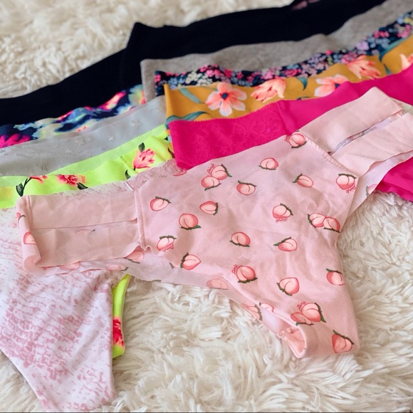 🚫Sold🚫 NWT Victoria's Secret Pink Seamless Panty Bundle sz M - Picture 1 of 8